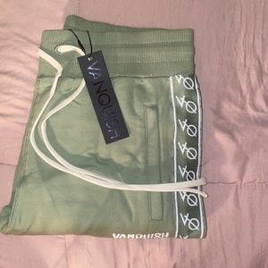 Vanquish light green set.